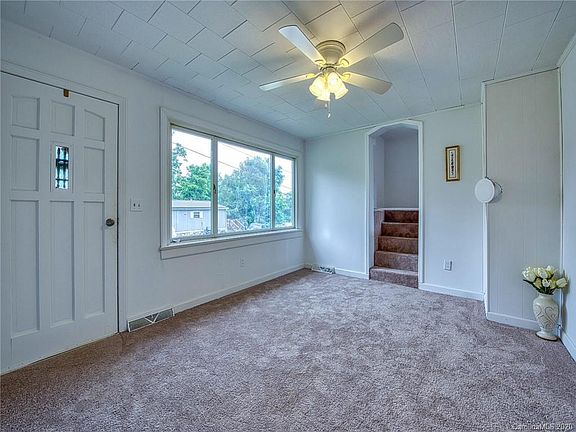 2nd image of 117 Babb St