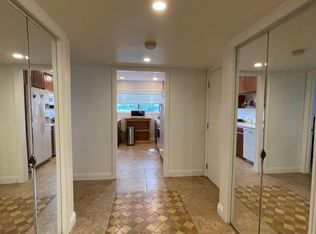1721 Northfield Sq, Northfield, IL 60093