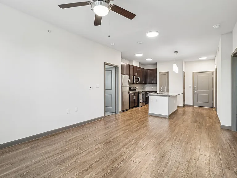 Spacious Kitchen and living Room Park at Rialto Apartments, San Antonio