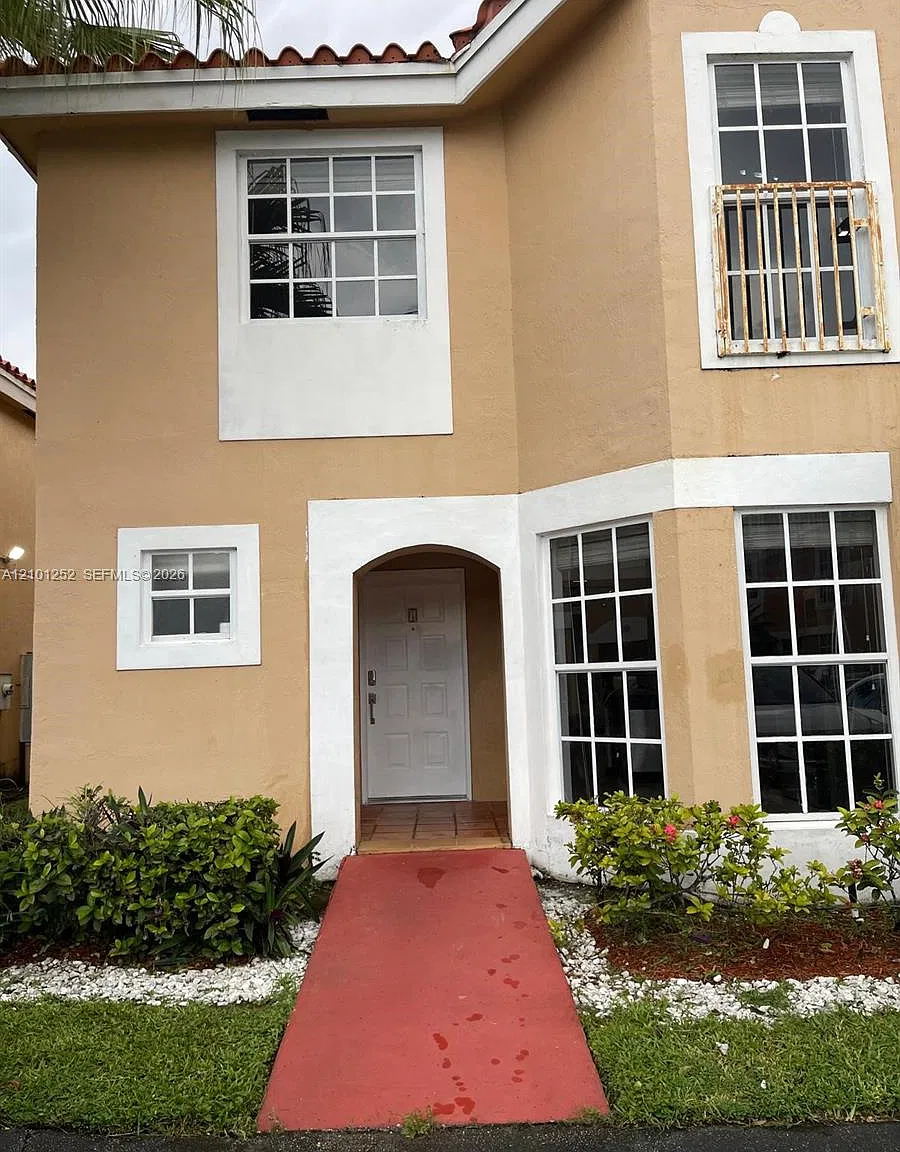 Sienna Villas Condo — Photo 1