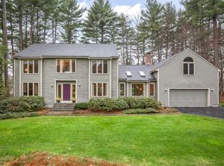 27 October Ln, Stow, MA 01775