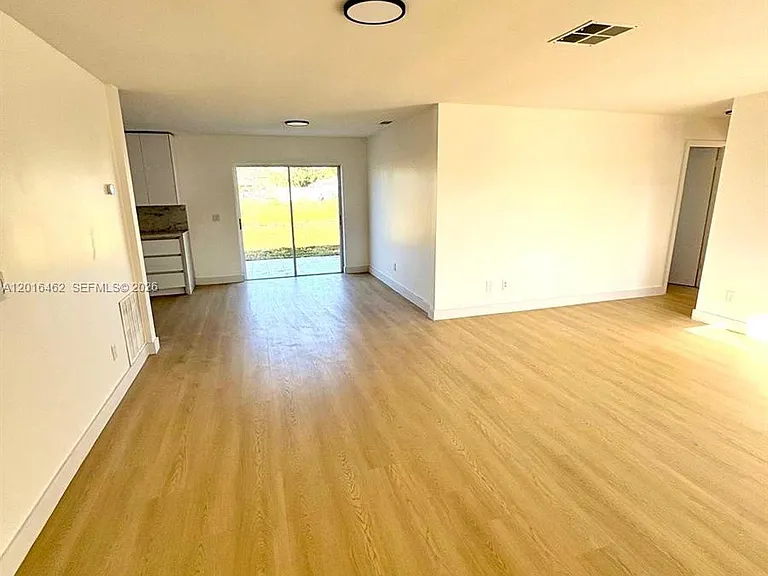 2351 SW Chestnut Ln — Photo 7