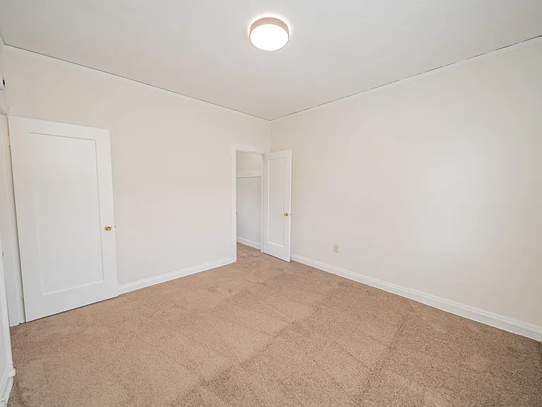 2867 MacArthur Blvd — Photo 12