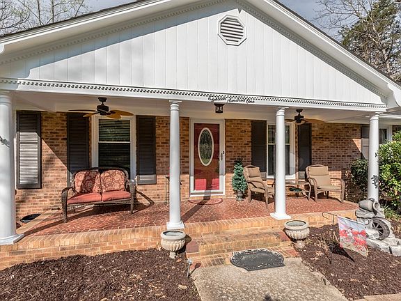 2nd image of 1801 Summerhill Dr