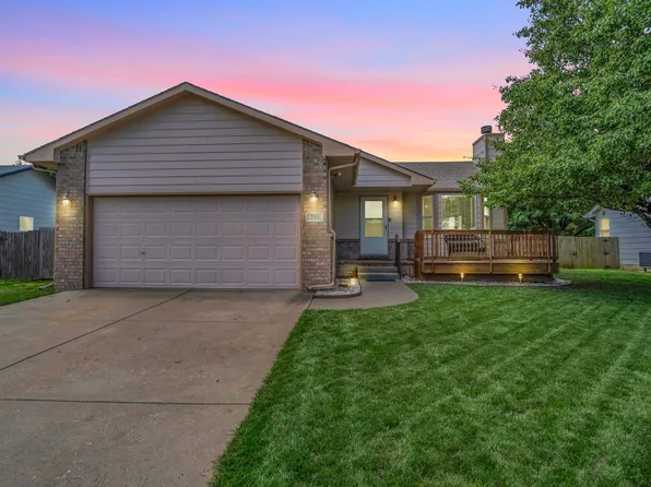 215 Sutton Dr, Newton, KS 67114