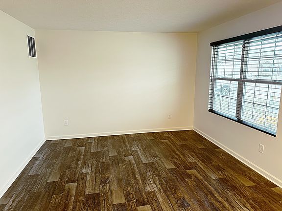 5th image of 8412 Averly Park Dr