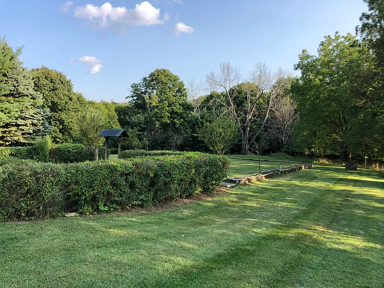 31 Hilltop Rd — Photo 24