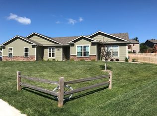 205 Highland Grove, Manhattan, KS 66503