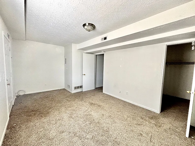 4420 Jarboe St — Photo 18