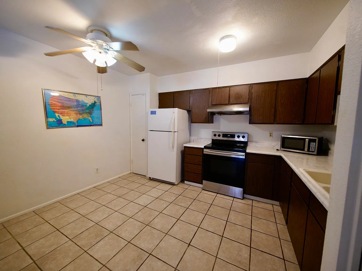 2 bed, 3.0 bath, 784 sqft, $1,400 — Photo 4