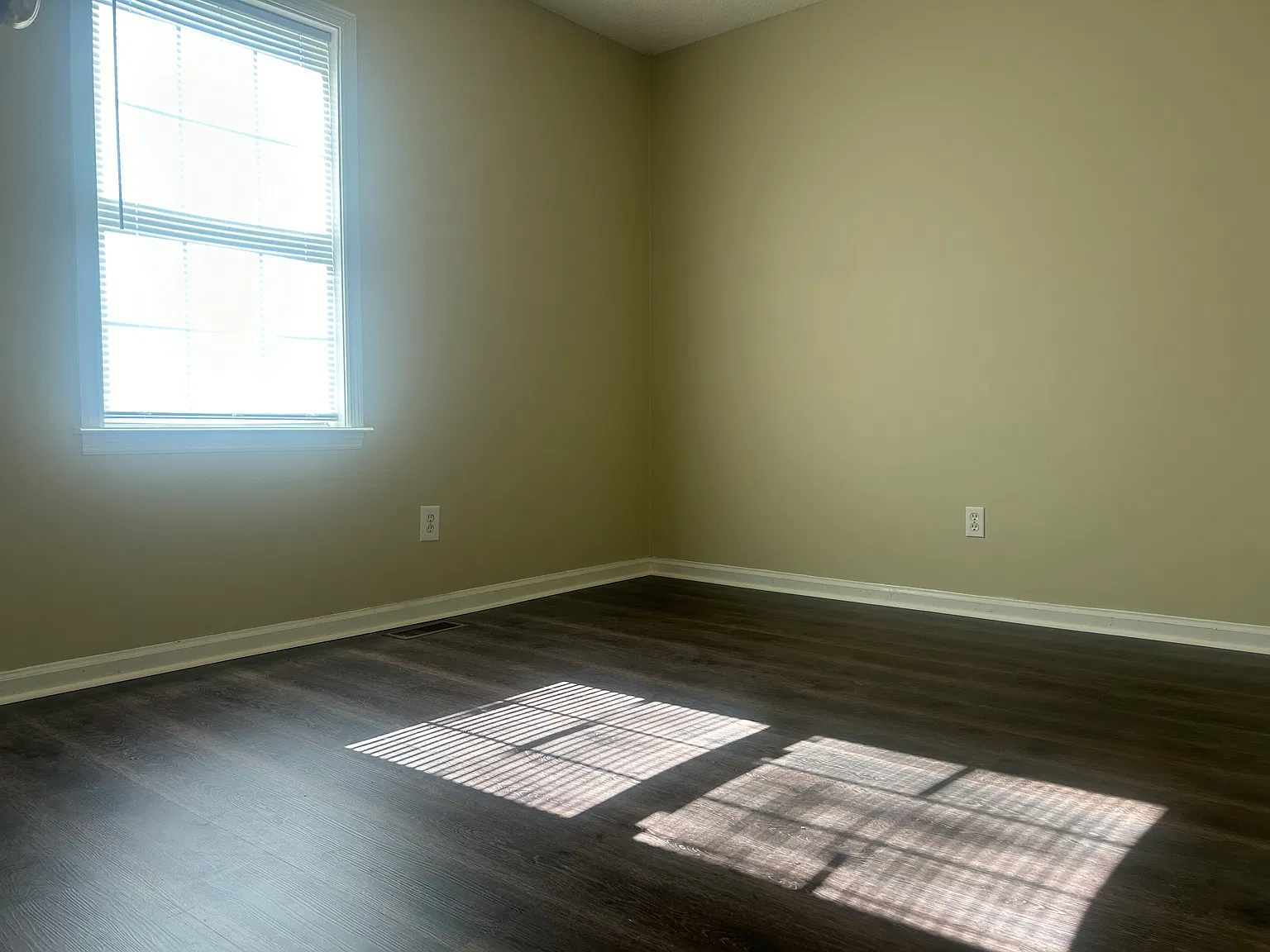 3 bed, 1104 sqft, $1,395 — Photo 4