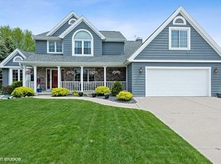 3606 Deer Run Ct, Manitowoc, WI 54220