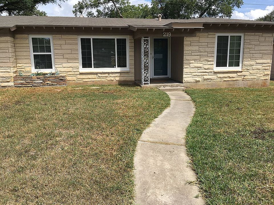 1st image of 219 Latch Dr