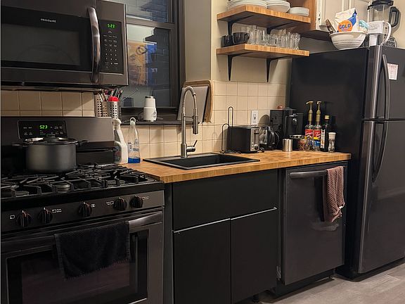 2nd image of 80 Saint Nicholas Ave APT 4D