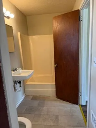 28 Scottie Ct #B — Photo 5