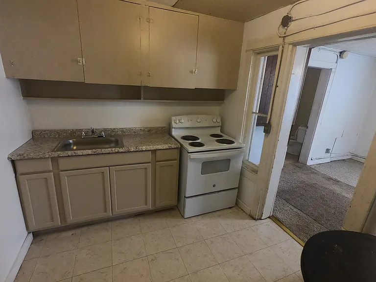65 Elm St #2 — Photo 3