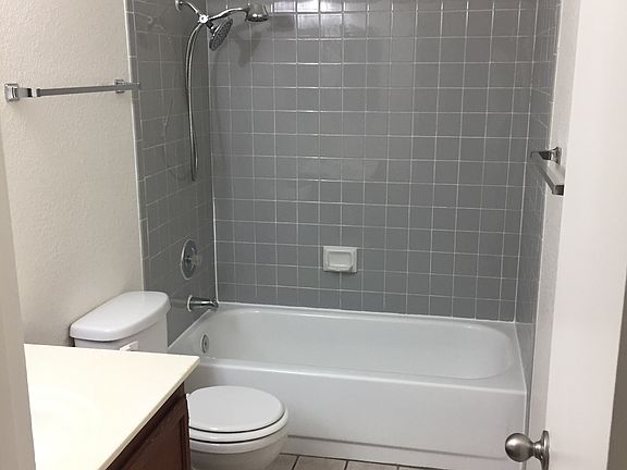 4th image of 1120 Observation Dr APT 202