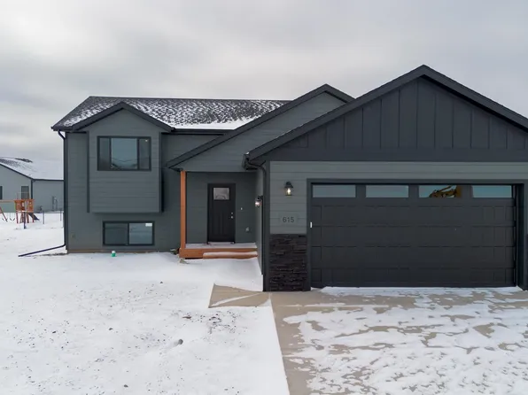615 Bull Run Dr, Box Elder, SD 57719