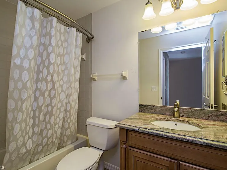 180 Furse Lakes Cir #E8 — Photo 12