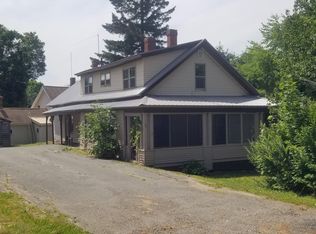 29 Center St, Dexter, ME 04930