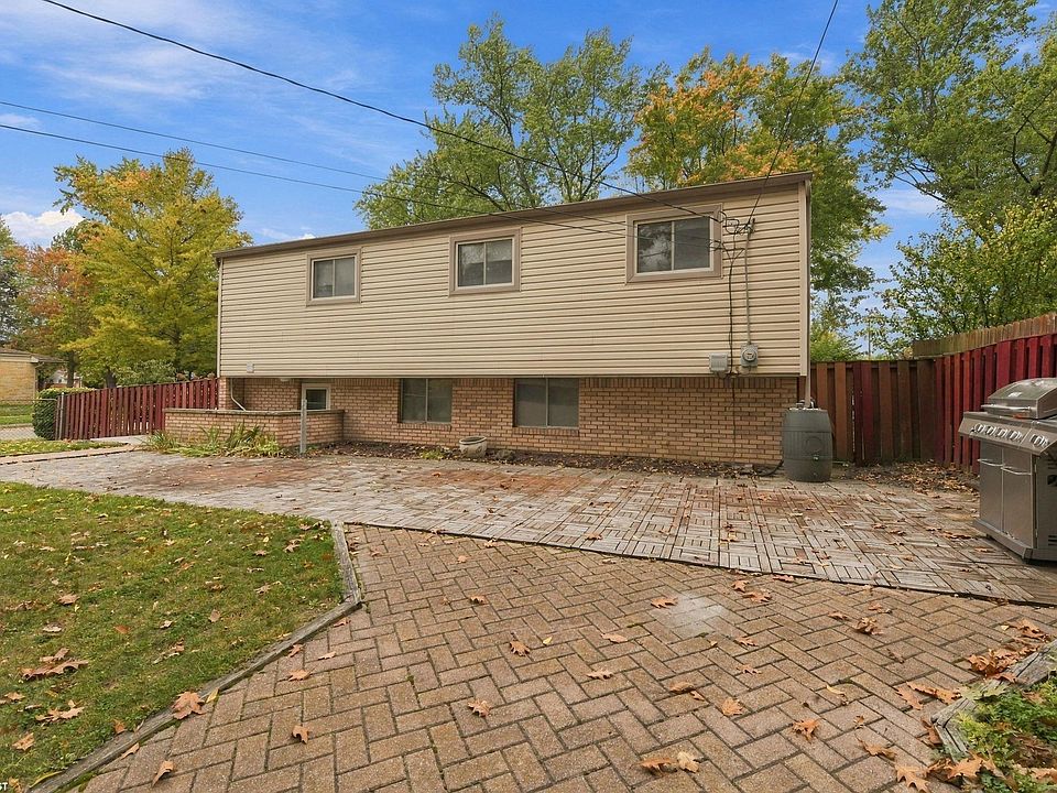 36208 Weideman St, photo 30
