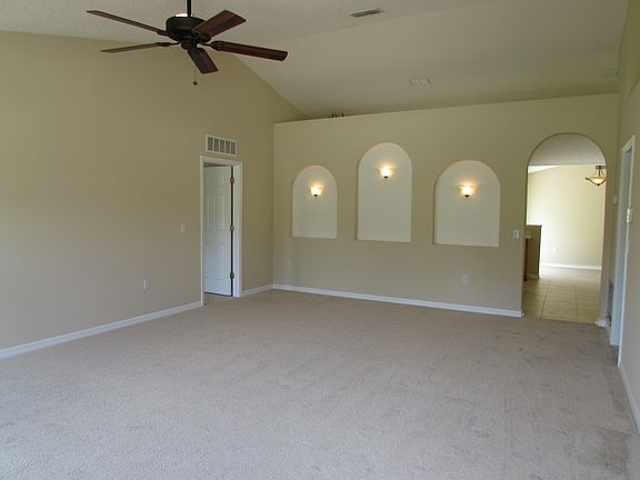 4th image of 144 Lindsay Dr