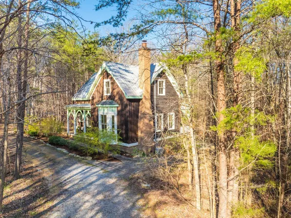 44 Valley Rim Dr, Chickamauga, GA 30707