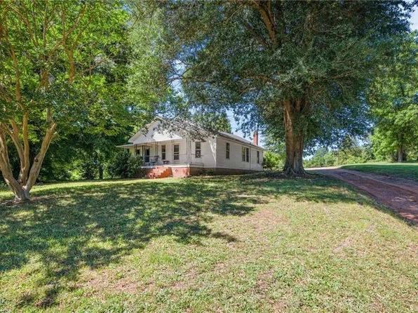 1028 Gladstone Rd, Mocksville, NC 27028