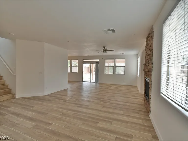 681 Summit Valley Ln — Photo 2