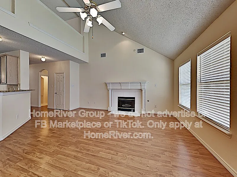 4 bed, 2.0 bath, 2617 sqft, $2,950 — Photo 3