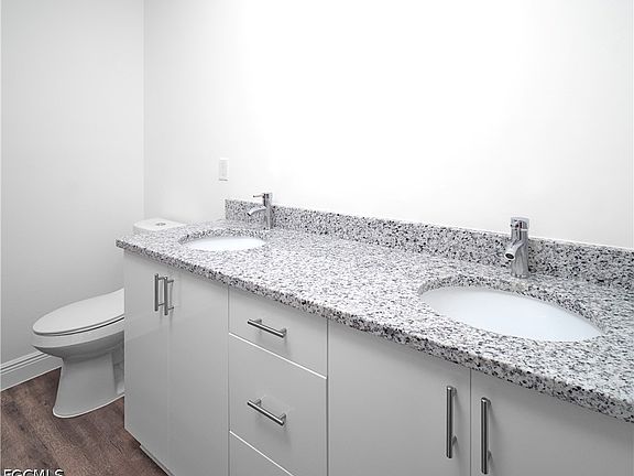 5th image of 6045 Keystone Cir