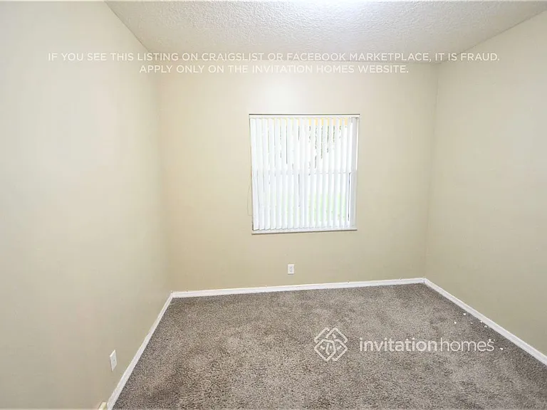 21919 Philmont Ct — Photo 15