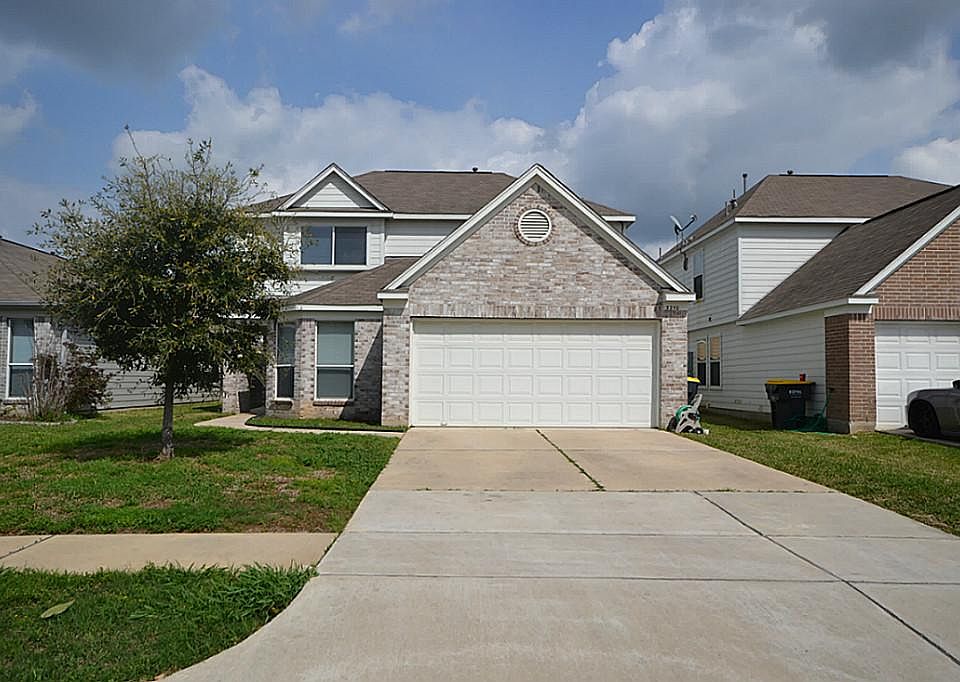 1st image of 3210 Barkers Crossing Ave