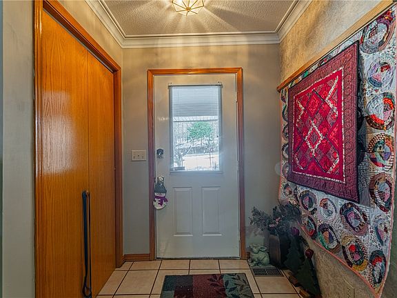 4th image of 32 Wishaw Dr