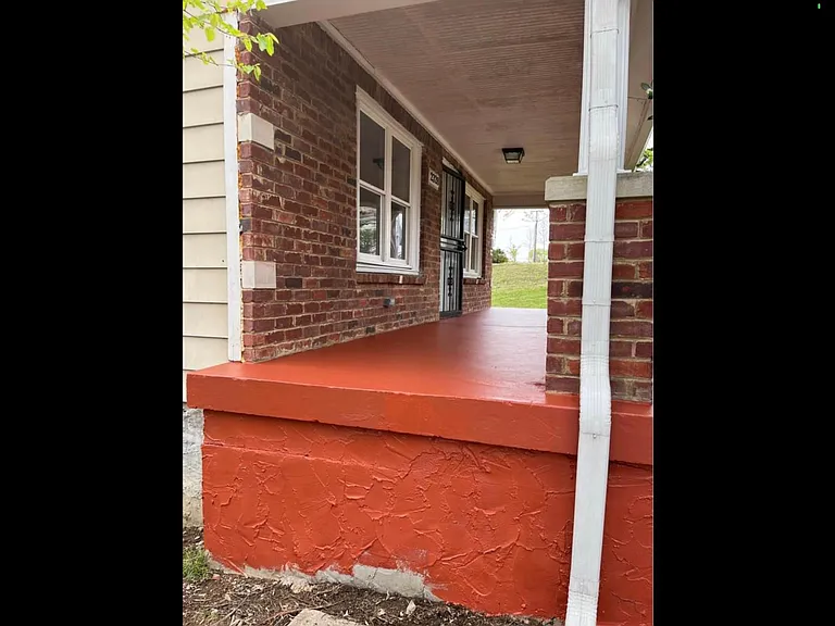2328 Batavia St — Photo 3