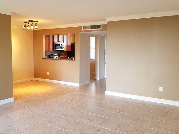 4th image of 7500 NW 1st Ct APT 403
