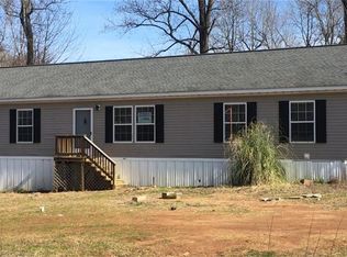 13225 Dykeland Rd, Amelia Court House, VA 23002