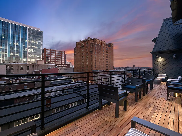 520 Lofts — Photo 10