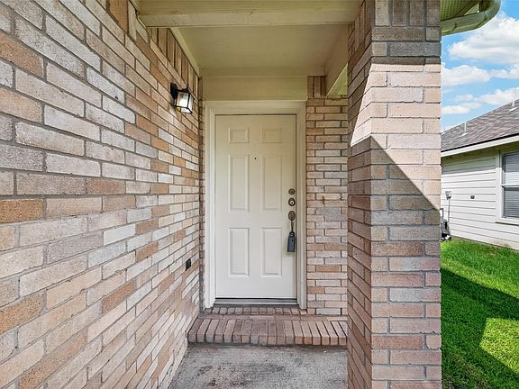 2nd image of 25202 Clover Ranch Dr