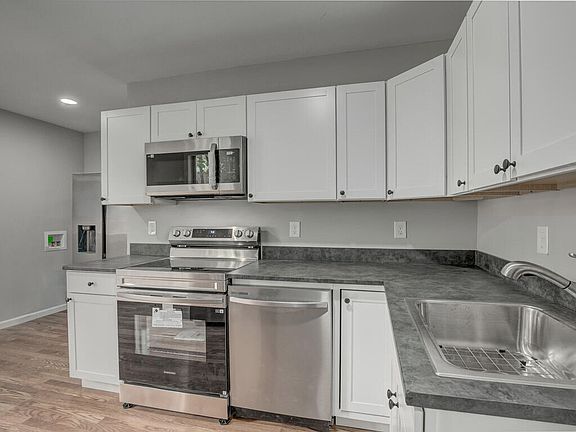 3rd image of 408 Hodge St