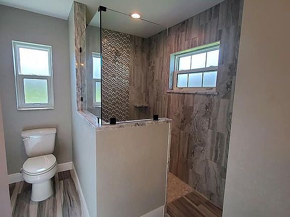 5th image of 10252 Asbury Ave