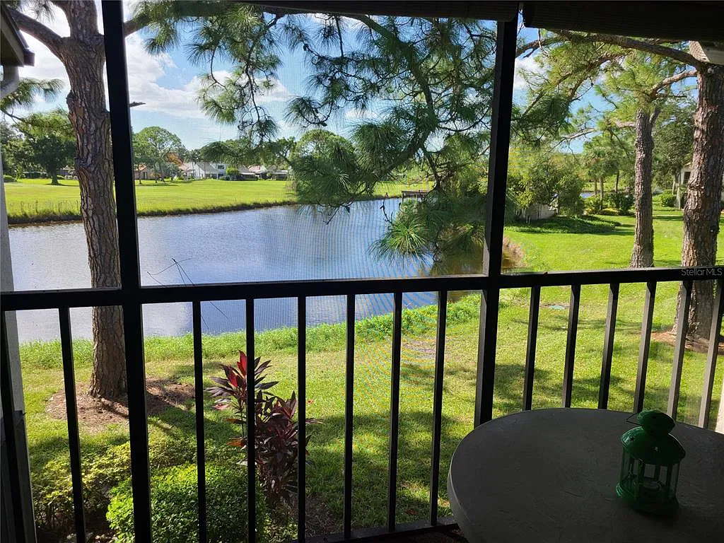 2 bed, 2.0 bath, 1069 sqft, $3,600 — Photo 3
