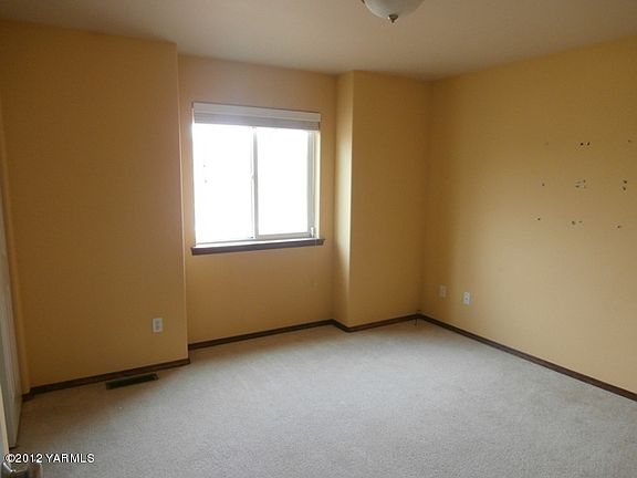 3rd image of 704 Country Side Ave