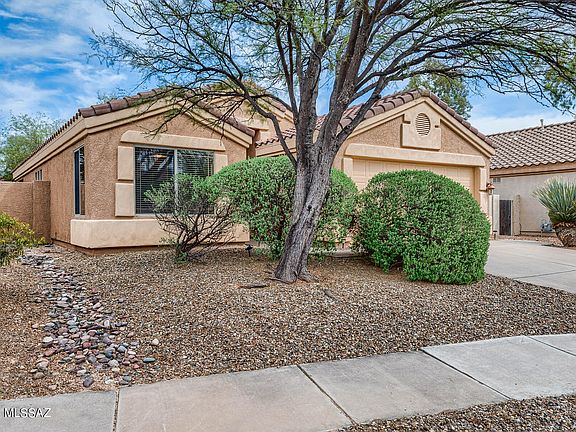 2nd image of 2290 N Deer Creek Pl