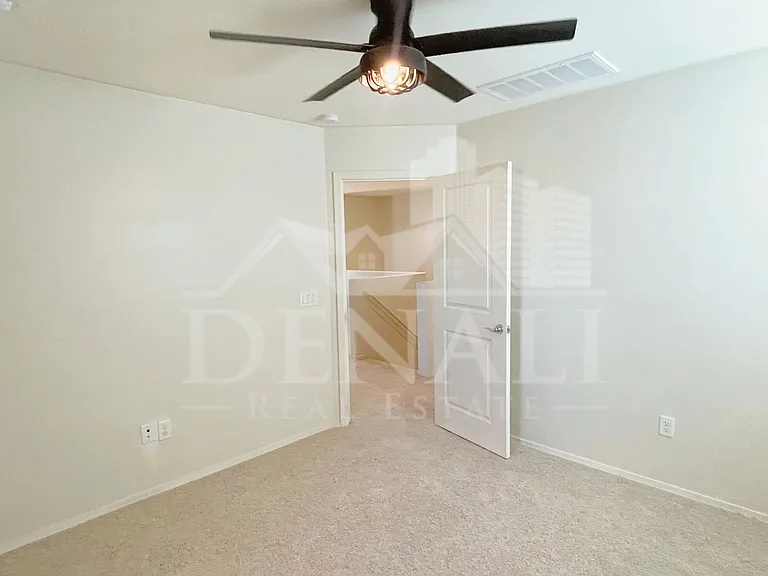 866 E Artesia Pl — Photo 24