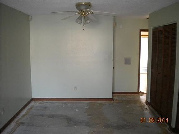 3rd image of 3253 Scarborough Way