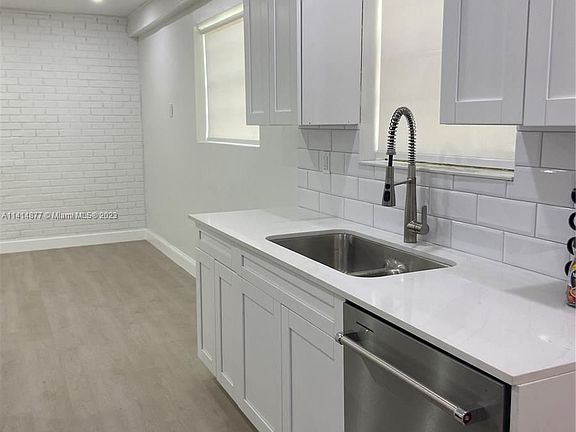 5th image of 17091 NE 5th Ct