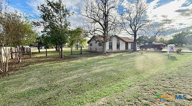 1st image of 211 Rabbit Hollow Ln