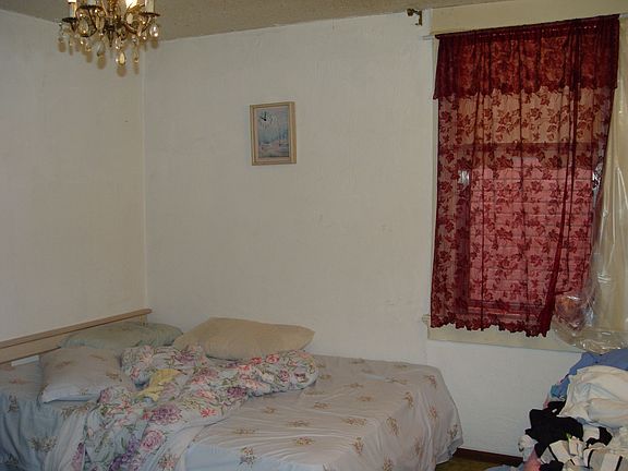 5th image of 533 Charlotte St