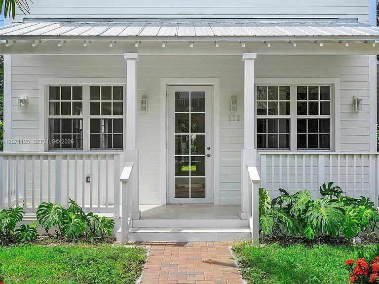 112 Florida Ave — Photo 2